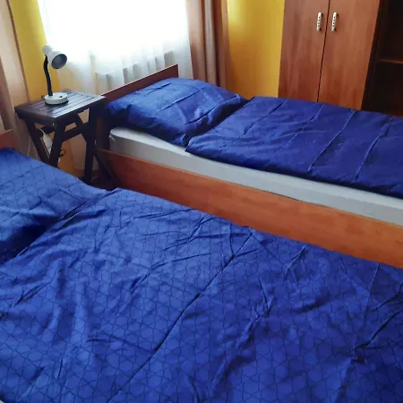 Marcal Szallo Hostel Γκιόρ